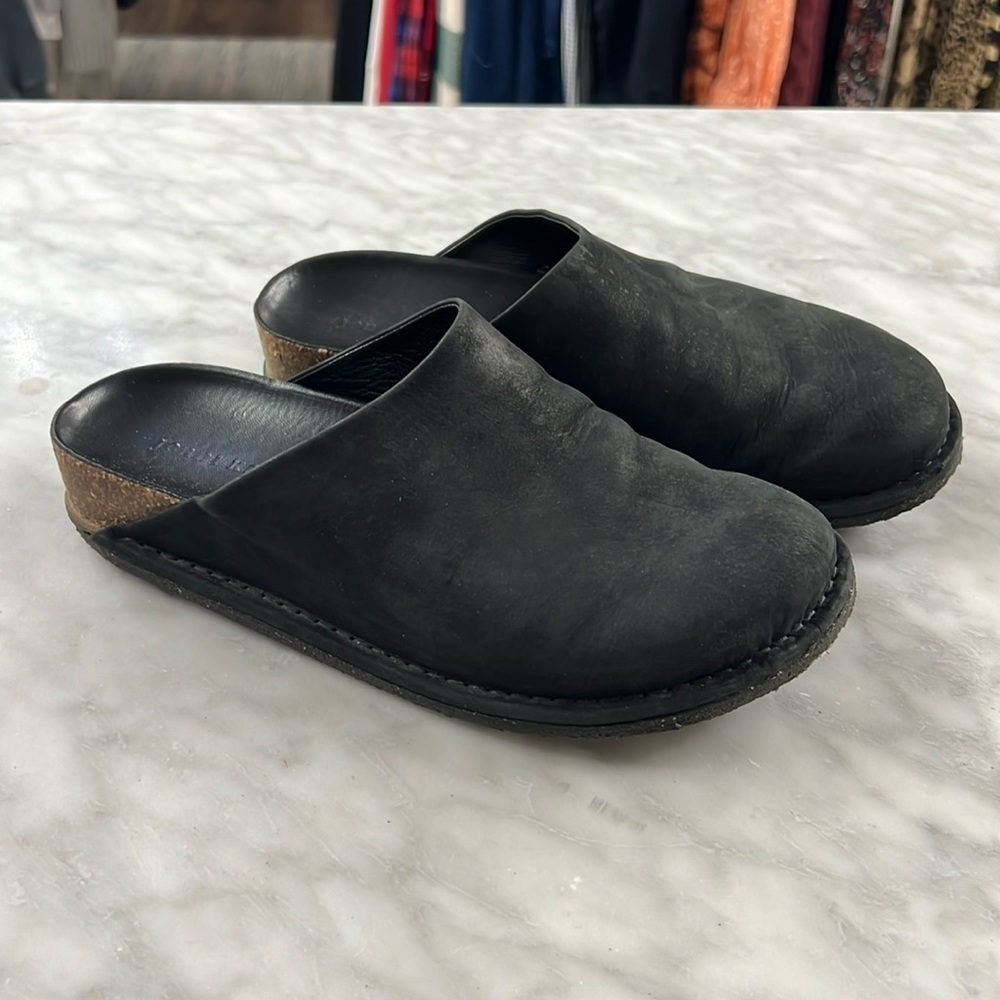 Jenni Kayne Oiled Leather Moc Clog in Black Size 38